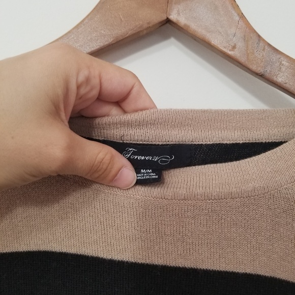 Forever 21 black and tan striped sweater size M - Picture 2 of 6